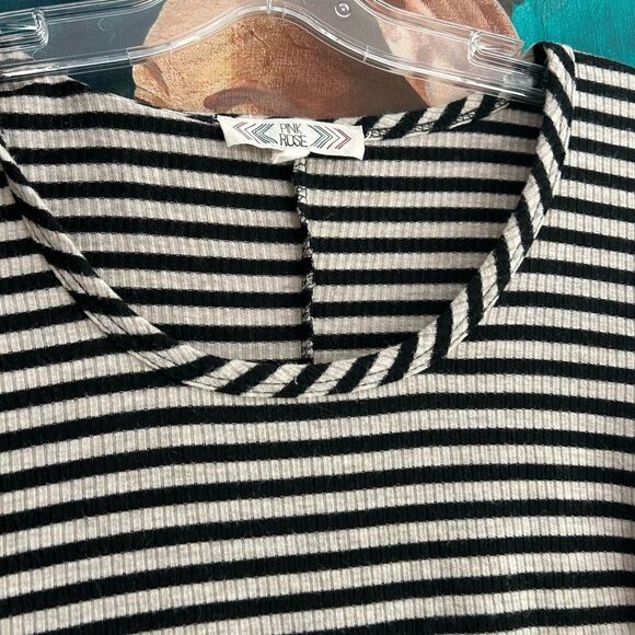 Pink Rose Black and White Striped Short Sleeve Tee M - Picture 4 of 16